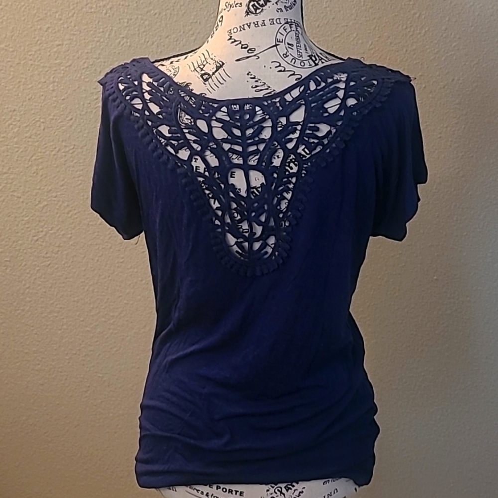 Pull & Bear Size S Navy Blue Short Sleeve Tee with Lace Design